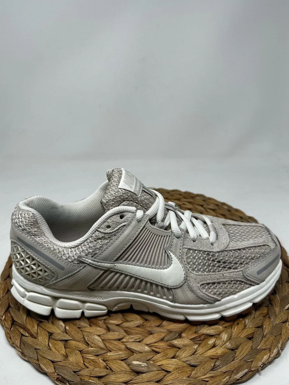Nike Air Zoom Vomero 5 Sneakers Light Orewood Brown Size 9.5 Men's, 11 Women's